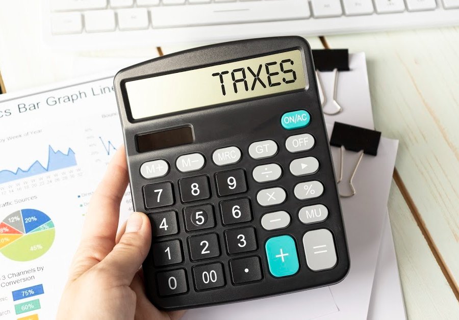 Tax considerations for contractors for the 2020-2021 tax season